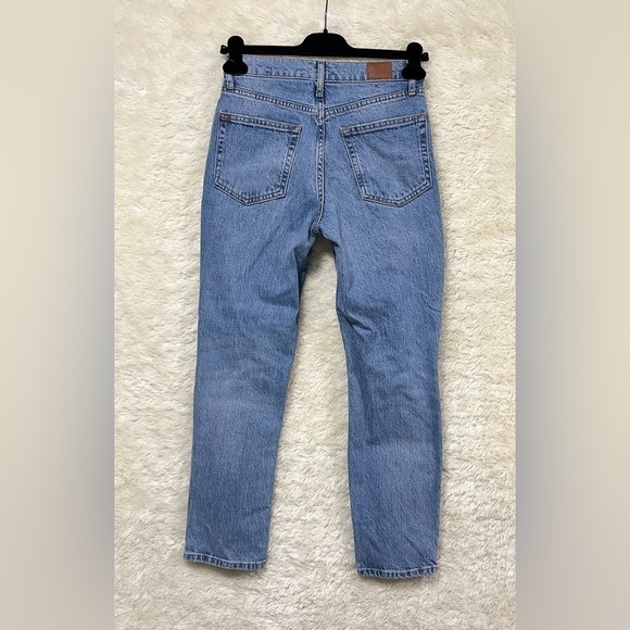 Urban Outfitters BDG High Rise Slim Straight Distressed Jeans - Picture 4 of 11